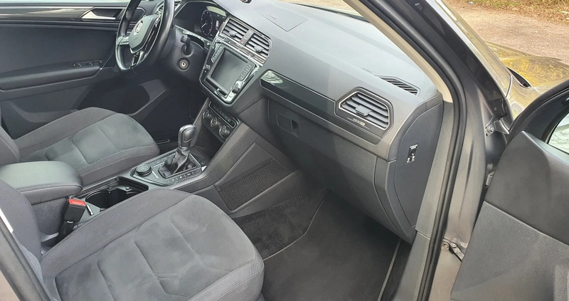 Volkswagen Tiguan cena 90500 przebieg: 148869, rok produkcji 2017 z Garwolin małe 154